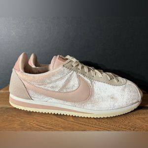 Nike Classic Cortez Beige & Pink Sneakers, Women’s 10